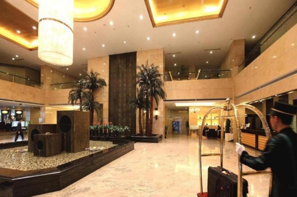 Linyi Blue Horizon Intenational Hotel Exterior foto